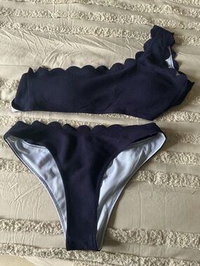 Source Unknown Navy Scalloped One-Shoulder Bikini Set